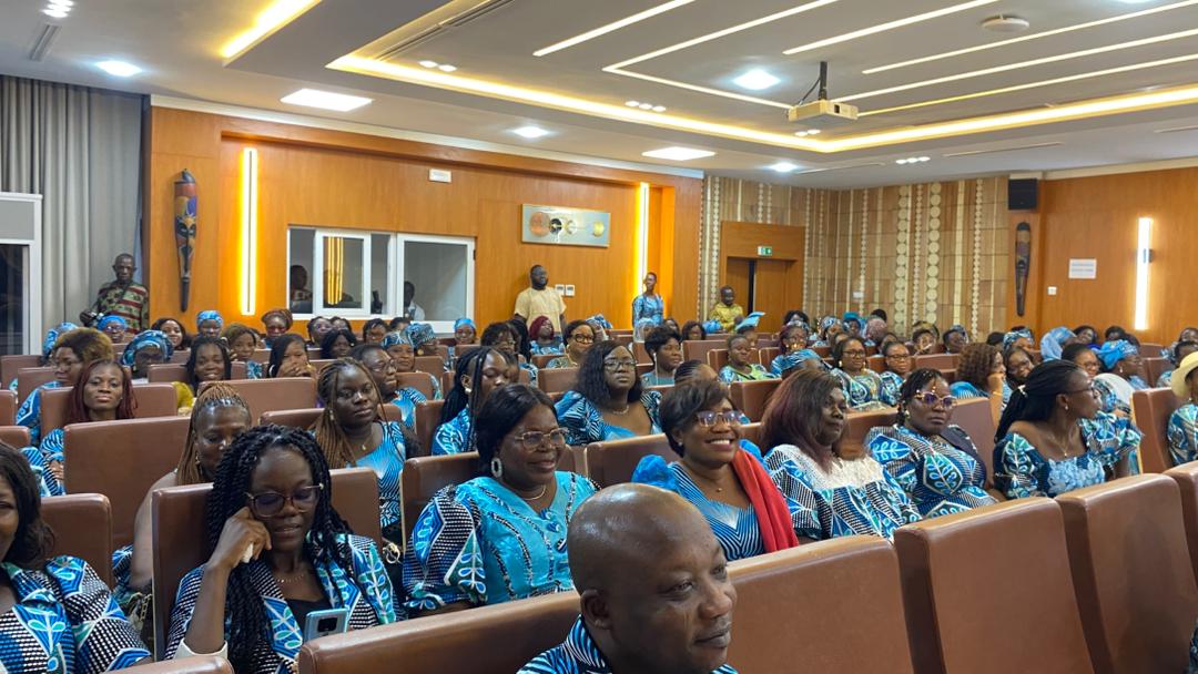 sensibilisation sur le cancer du sein et le cancer du col de l’utérus aux femmes du Ministère de l’Économie, des Finances et de la Planification